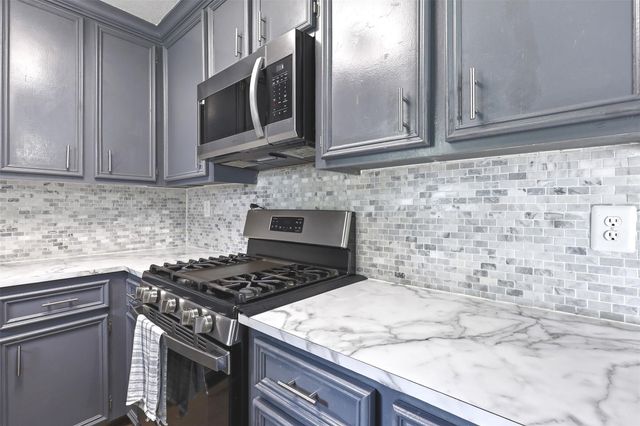 8619 Ardley Circle, Houston, TX 77088