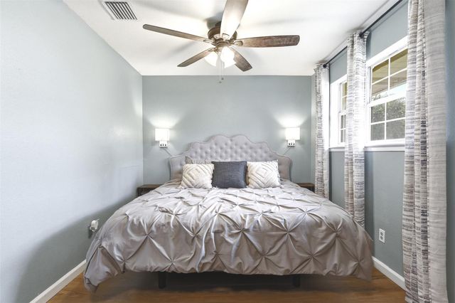 8619 Ardley Circle, Houston, TX 77088