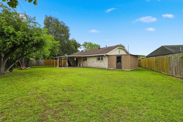 8619 Ardley Circle, Houston, TX 77088