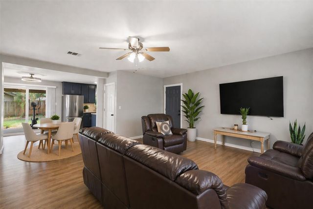 8619 Ardley Circle, Houston, TX 77088