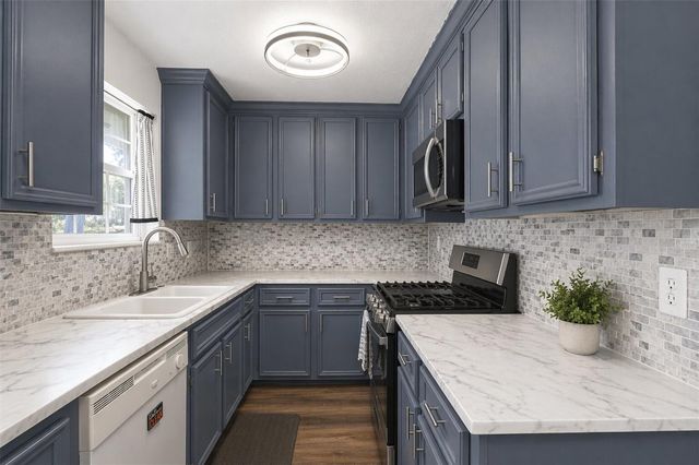8619 Ardley Circle, Houston, TX 77088