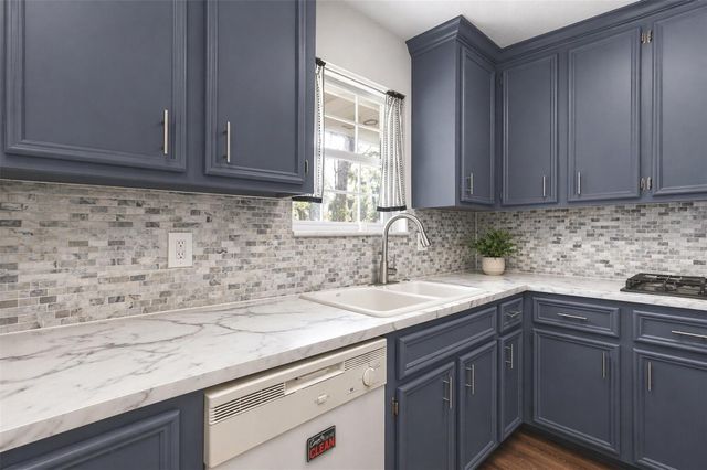 8619 Ardley Circle, Houston, TX 77088