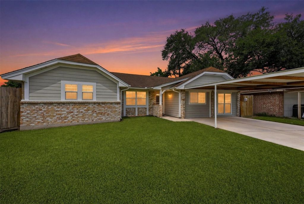 8619 Ardley Circle, Houston, TX 77088