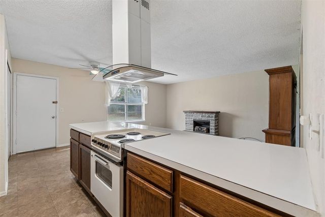 1624 NE 4th Street, Moore, OK 73160