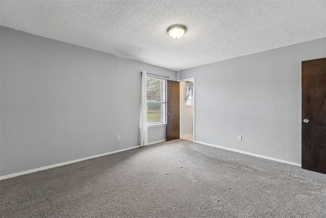 1624 NE 4th Street, Moore, OK 73160