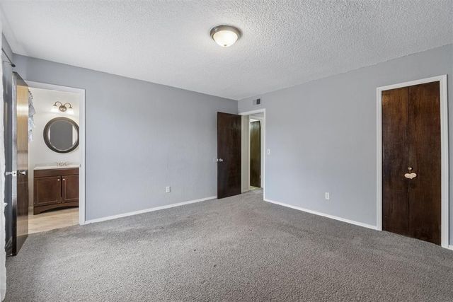 1624 NE 4th Street, Moore, OK 73160