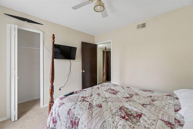 1624 NE 4th Street, Moore, OK 73160