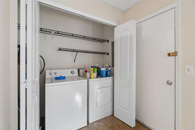 1624 NE 4th Street, Moore, OK 73160