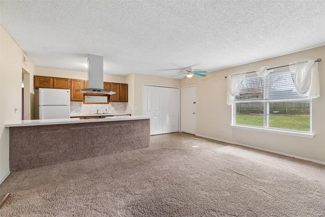 1624 NE 4th Street, Moore, OK 73160