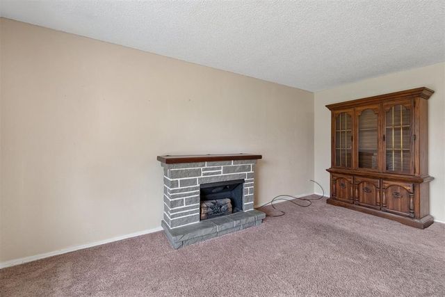 1624 NE 4th Street, Moore, OK 73160