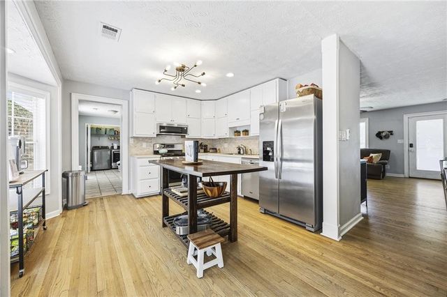 515 Creek View Place, Mcdonough, GA 30252
