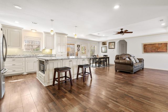 115 Pineknoll Point, Hot Springs, AR 71913