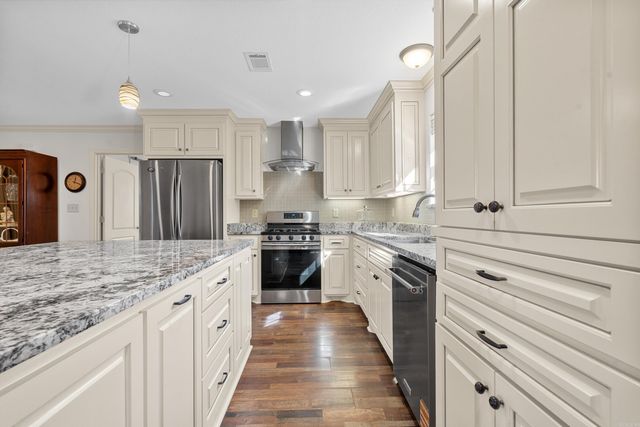 115 Pineknoll Point, Hot Springs, AR 71913