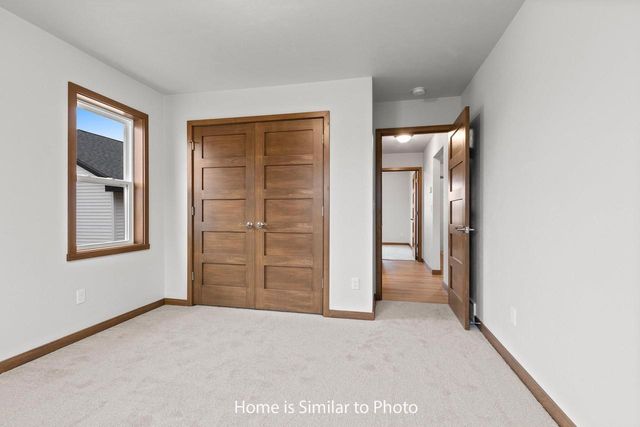 1711 BETTY JEAN LANE, Green Bay, WI 54313