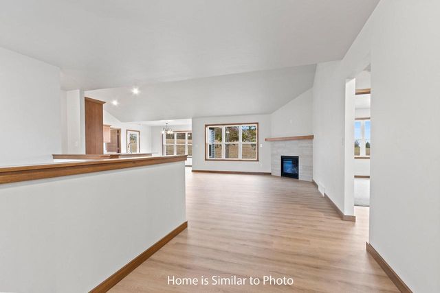 1711 BETTY JEAN LANE, Green Bay, WI 54313