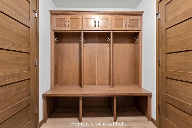 1711 BETTY JEAN LANE, Green Bay, WI 54313