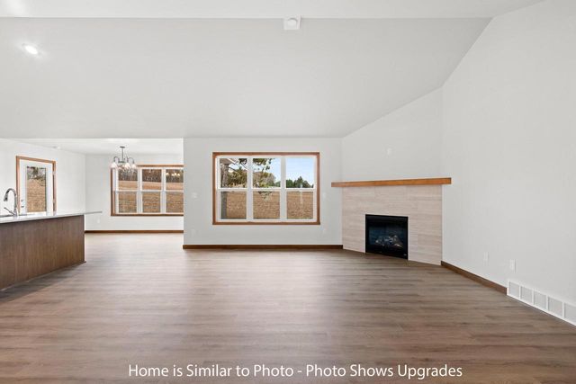 1711 BETTY JEAN LANE, Green Bay, WI 54313