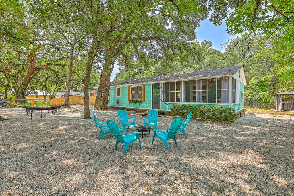 200 Hilltop Drive, Bonneau, SC 29431