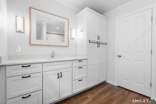 48 Prospect Avenue, East Lyme, CT 06357