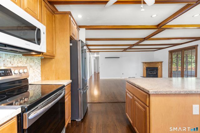 48 Prospect Avenue, East Lyme, CT 06357
