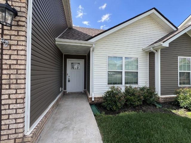 1101 Whitney Dr, Clarksville, TN 37042