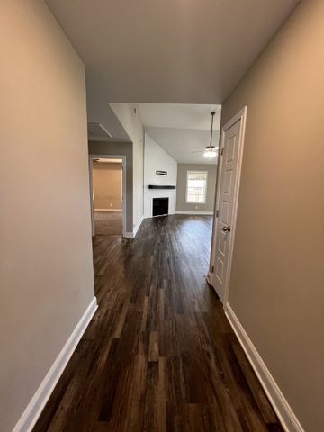 1101 Whitney Dr, Clarksville, TN 37042