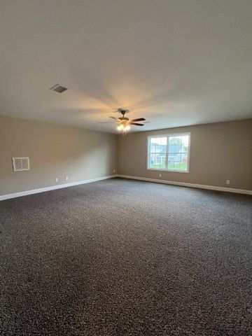 1101 Whitney Dr, Clarksville, TN 37042