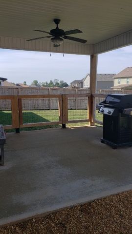 1101 Whitney Dr, Clarksville, TN 37042