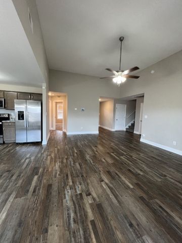 1101 Whitney Dr, Clarksville, TN 37042