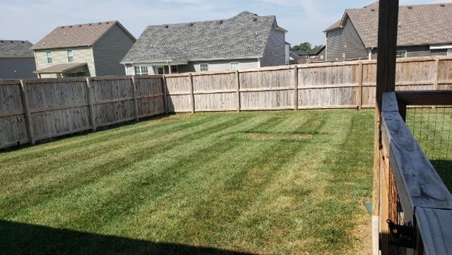 1101 Whitney Dr, Clarksville, TN 37042