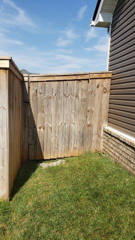 1101 Whitney Dr, Clarksville, TN 37042