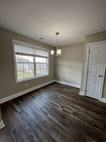 1101 Whitney Dr, Clarksville, TN 37042