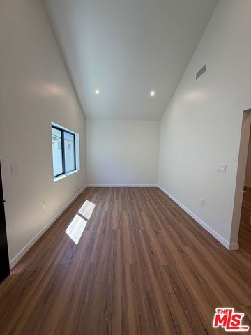 2715 W 95th Street, Inglewood, CA 90305