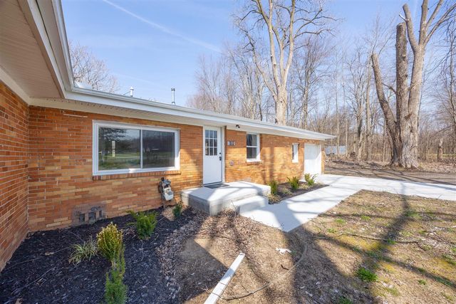 5424 Oakville Waltz Road, New Boston, MI 48164