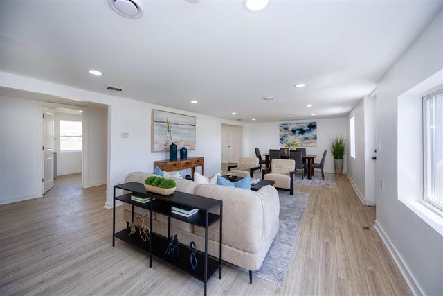 5424 Oakville Waltz Road, New Boston, MI 48164