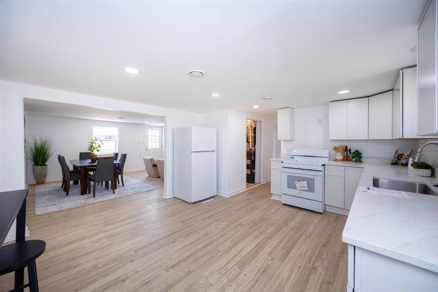 5424 Oakville Waltz Road, New Boston, MI 48164