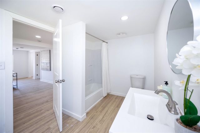5424 Oakville Waltz Road, New Boston, MI 48164