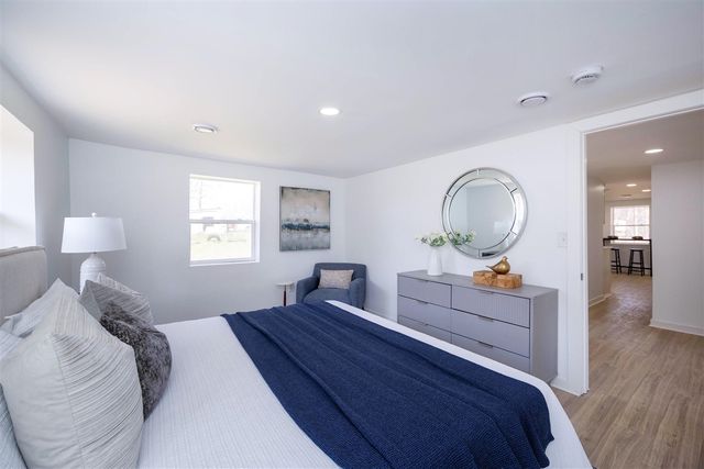 5424 Oakville Waltz Road, New Boston, MI 48164