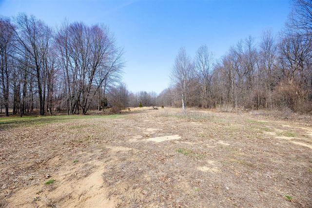 5424 Oakville Waltz Road, New Boston, MI 48164
