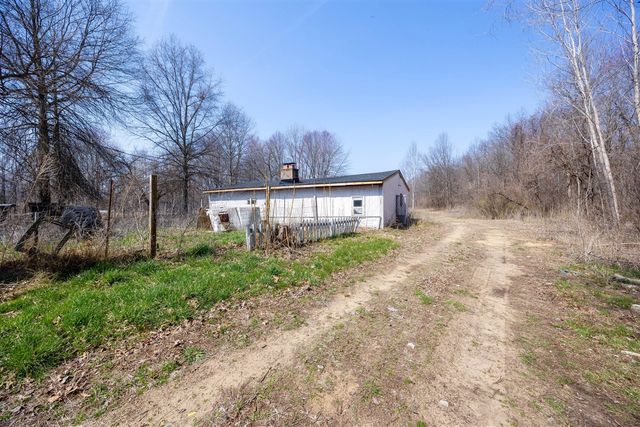 5424 Oakville Waltz Road, New Boston, MI 48164