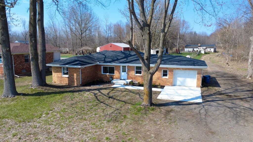5424 Oakville Waltz Road, New Boston, MI 48164