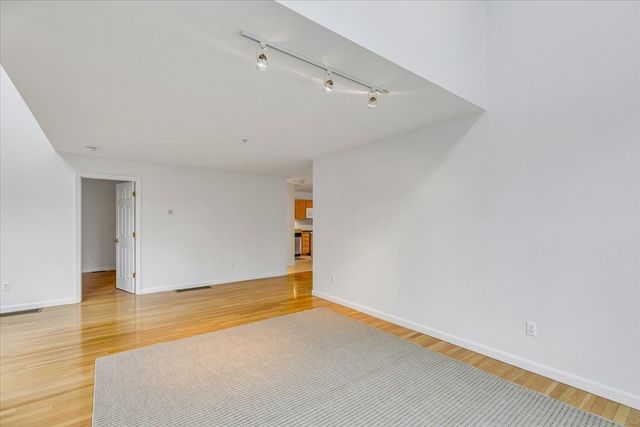 9 Red Cedar Rd 9, Mashpee, MA 02649