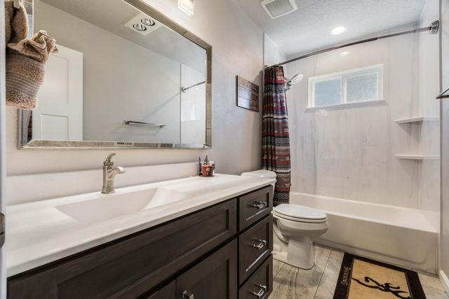 22 Trade Court, Edgewood, NM 87015