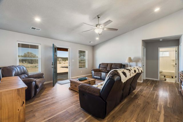 22 Trade Court, Edgewood, NM 87015