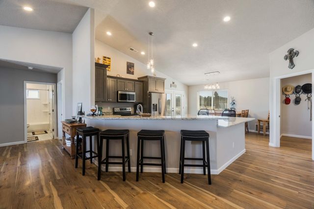 22 Trade Court, Edgewood, NM 87015