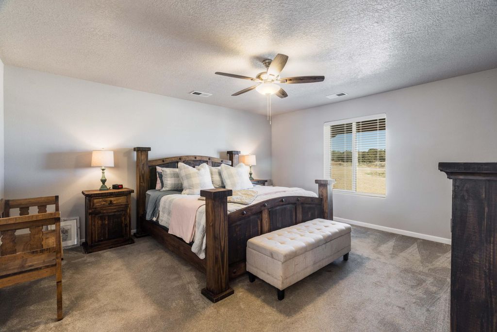 Image 13 of property listing at 22 Trade Court, Edgewood, NM 87015