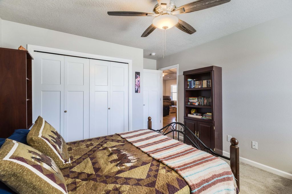 Image 21 of property listing at 22 Trade Court, Edgewood, NM 87015