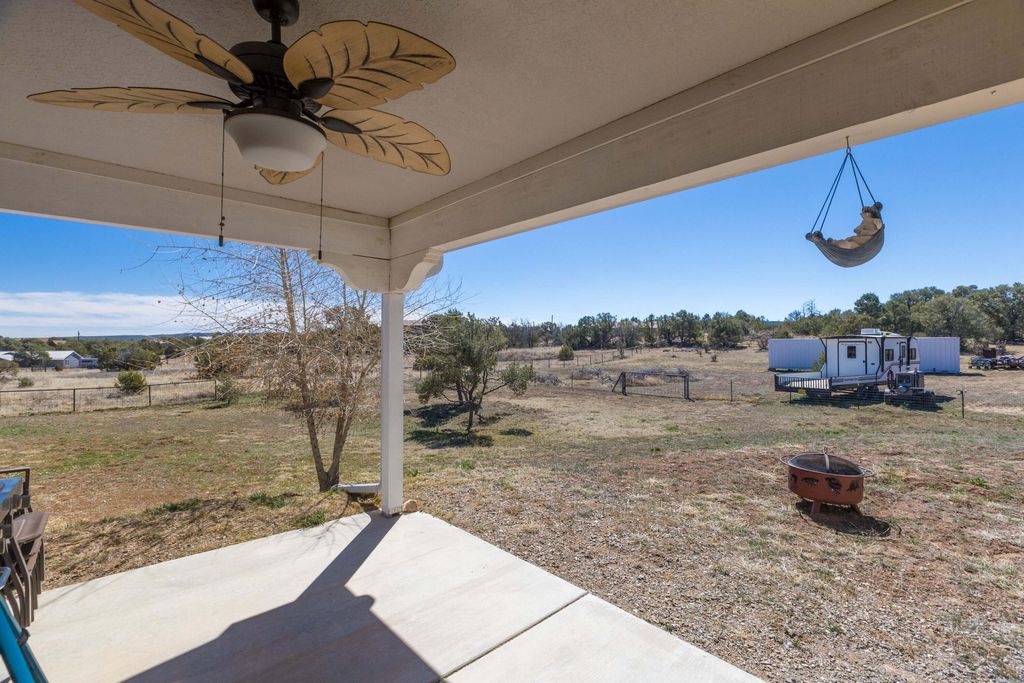 Image 27 of property listing at 22 Trade Court, Edgewood, NM 87015