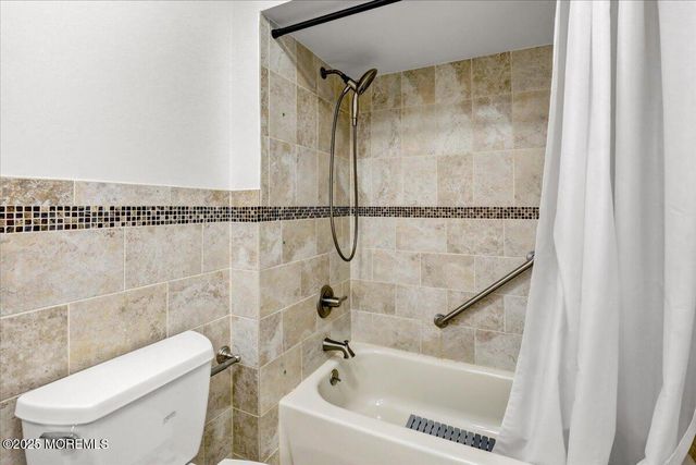 29 Meadow Green Circle A, Manalapan, NJ 07726