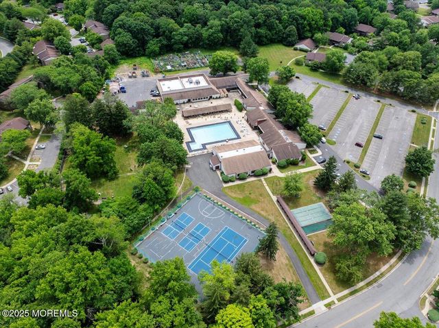 29 Meadow Green Circle A, Manalapan, NJ 07726